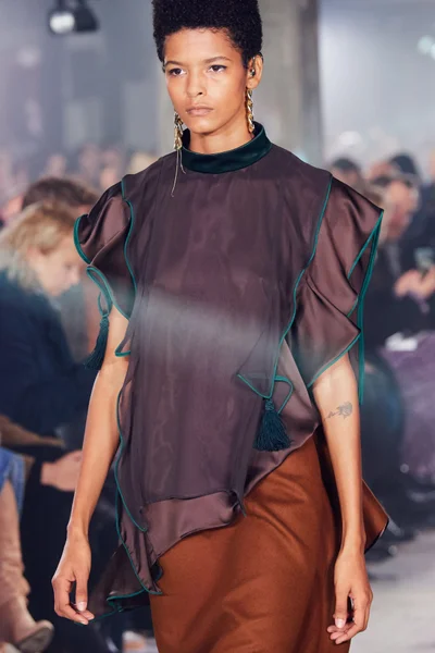 Look 15